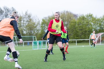 Bild 288 - Co-Trainerin der Frauen Nationalmannschaft Britta Carlson in Wahlstedt